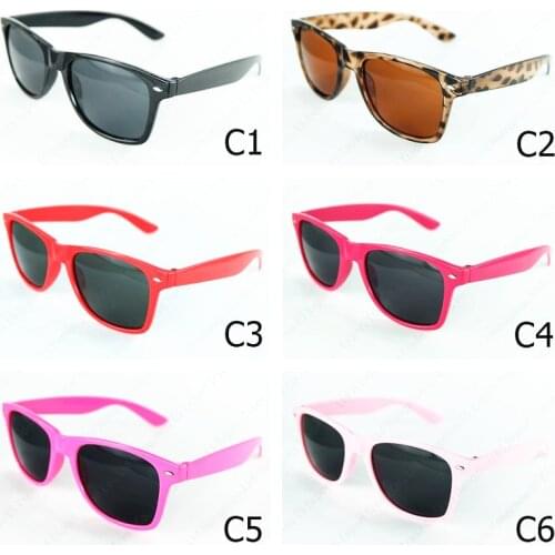 Fashion Sunglasses Women Men Sale Bulk Wholesale Sun Glasses for Woman Pink Red Classic Colorful Frame Square Gift Party Eyewear