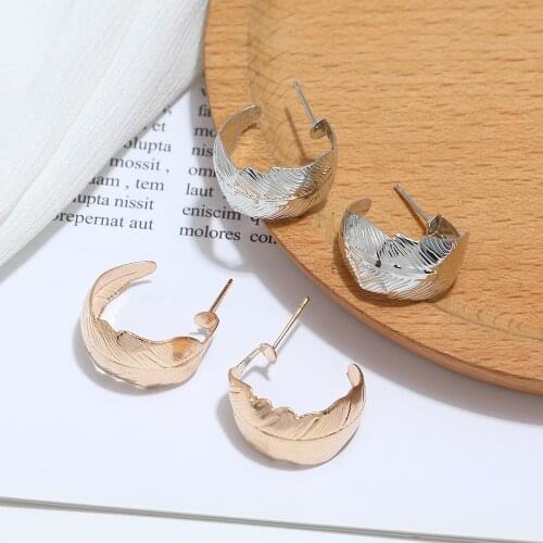 Exaggerated Personality Gold Color Leaf Drop Earring European and American Fashion Temperament Feather Brincos Small Jewelry