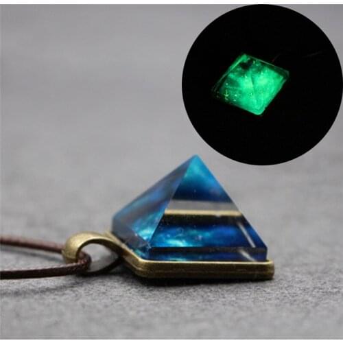 Pyramid Natural Beauty Crystal Pendant Fantasy Luminous Star Necklace Cool 1 pc