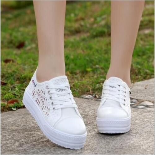 2020 New Lace Canvas Shoes Woman Casual Shoes Hollow Floral Print Breathable Platform Women Shoes