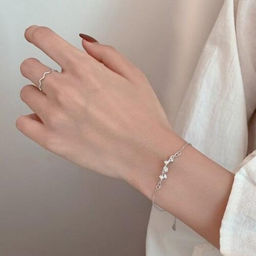Silver Leaf Bracelet Womens Korean Style Small Fresh Ginkgo Leaf Art and Sweet Design Sense Hand Jewelry for Girlfriend