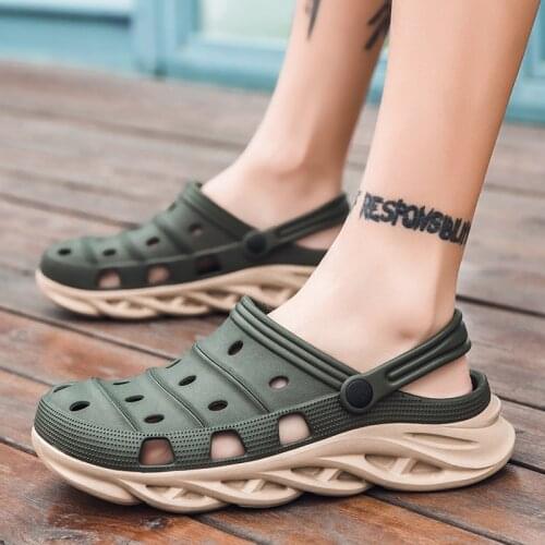 Summer Men Women Slippers Massage Clogs Outdoor Garden Shoes Quick Dry Beach Sandals Indoor Home Slippers Bathroom Slides Mules