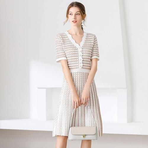 2562 New Summer Knit Dresses Women Stripe Pleated French Fashion Literary Elegance Short Sleeves V-Neck Chic High Quality Dress