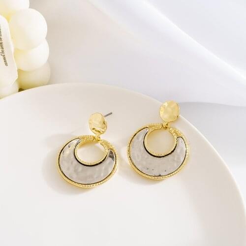 Jaeeyin 2021 New Arrivals Fashion Jewelry Round Hammered Crescent Moon Hoop Statement Metal Drop Earring Ear Ring Ethnic Gifts
