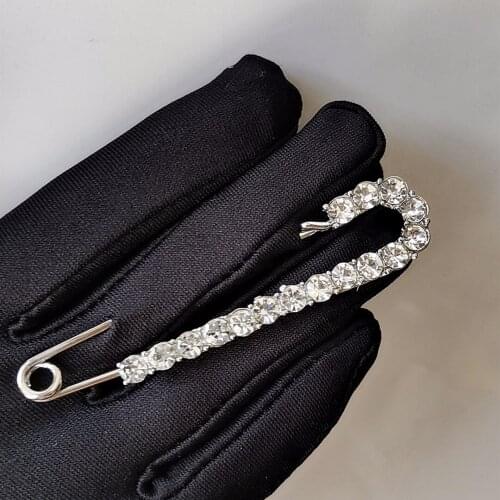 Women Brooch Sparkles Bright Stones Big Buckle Needle Anti-exposure Pin Business Elegance Brooch