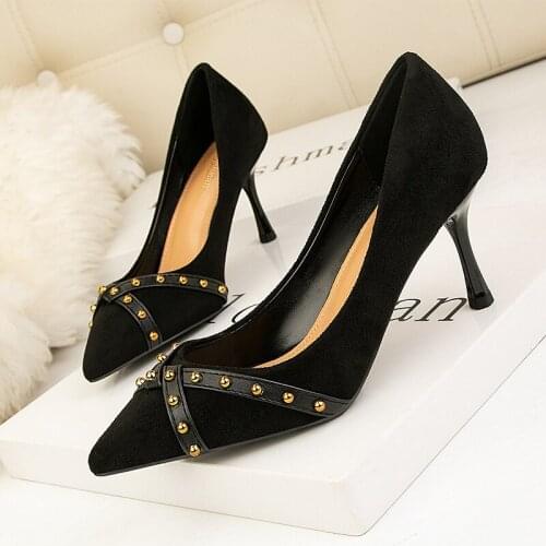DDYZHY Dream2021 Fashionable Korean Style Thin Heel Sexy Nightclub Slimming Pointed Rivet Shoes Womens High Heels