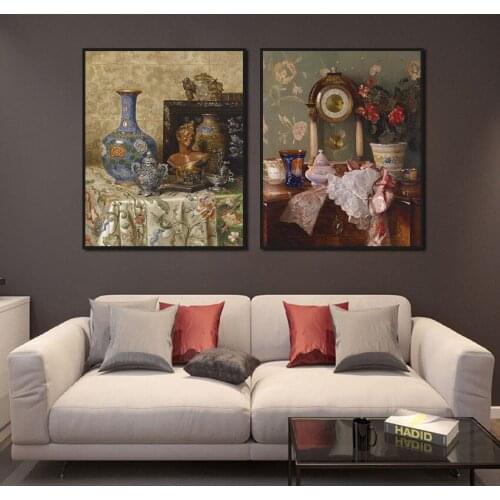 Retro European Poster Wall Clock Vase Wall Art Canvas Painting Palace Woman Room Decoration Picture for Interior Room