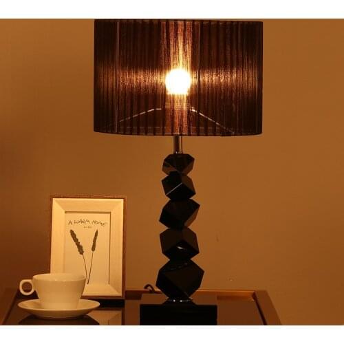 Modern Black Crystal Table Lamp Bedside Lamp For Living Room Luxury Simple Personality Crystal Bedroom Creative Simple Bedroom