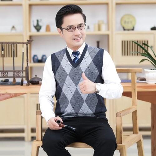 New 2020 Autumn Male Sweater Vest Fashion Argyle Wool Sleeveless Sweater V-Neck Knit Vest Pullovers