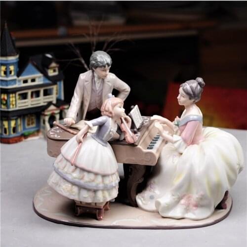 HIGH QUALITY HAND-PAINTED CERAMIC DOLLS PIANO FAMILY DECORATING ORNAMENTS SPANISH-STYLE PORCELAIN FIGURE HOME DECORATION