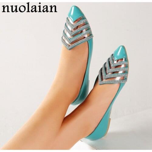 2019 Women Crystal Flat Shoes Woman Slip On Patent Leather Dress Shoes Summer Womens Pointed Toe Flats Big Size Rhinestone Shoe