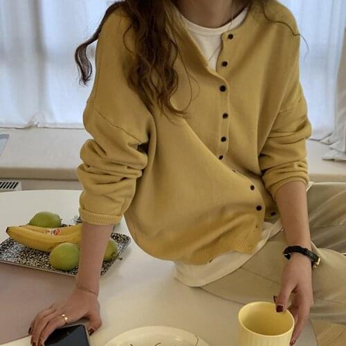 Spring and autumn ladies elegant sweater V-neck button cardigan fashion Korean style ladies single-breasted long-sleeved sweater