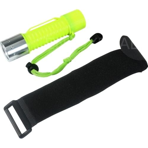 New Underwater 2000LM T6 LED Diving Flashlight Torch Lamp Waterproof Yellow 1Pc