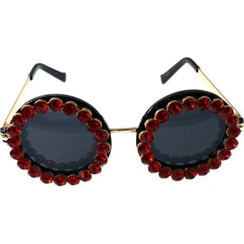 Round Sunglasses Crystals Red Sunglasses For Women Big Frame New Brand Designer Eyewear Shades for Women Birthday Gifts