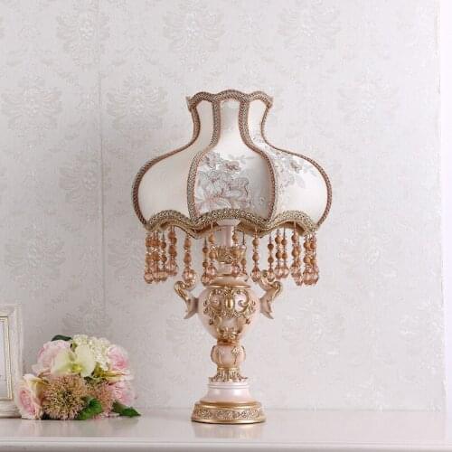 Luxury And Creative Style Resin Table Lamp Bedroom Bedside Lamp Warm Simple Modern Romantic Home Ins Girl Net Red Light