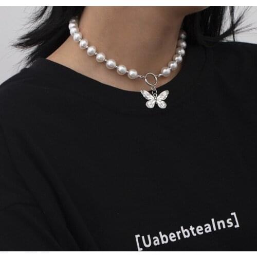 New Butterfly Pendant Necklace Pearl Beads Choker for Women Girls Fashion Short Choker Necklace Neck Colar Jewelry Party Gifts