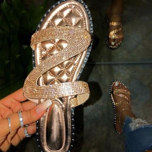 Rhinestone Beach Slippers Women Rivet Sandals Outdoor Wild Soft Surface Flat Bottom Non-slip Flip Flop Summer 2021 Home Slippers