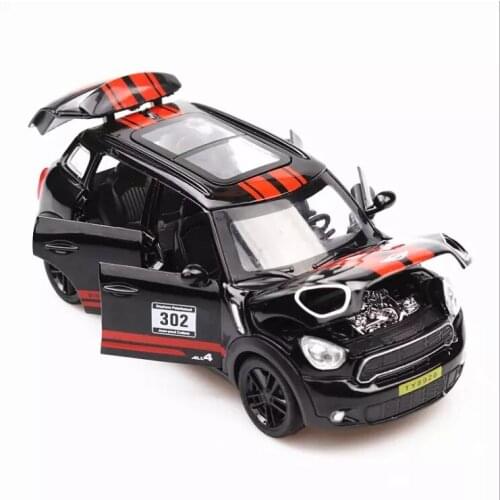 1: 32 Car Model Toy Mini Simulation Alloy Car Model Return Force Car 6 Open Door Acousto Optic Model Boy Gift Black Red