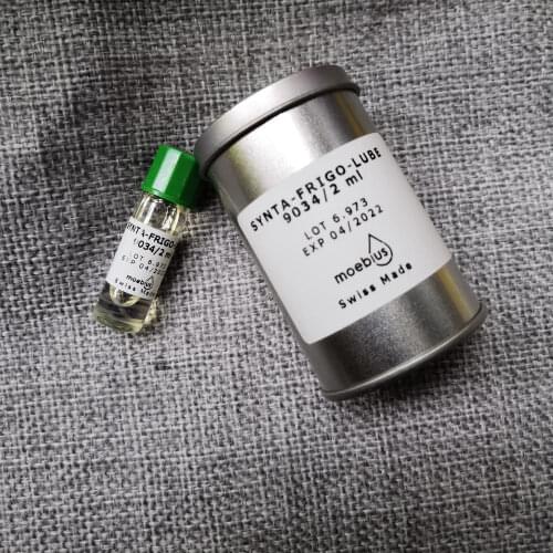 Moebius Watch Oil 9034 / 2 ml is suitable for plastic parts watch maintenance tools