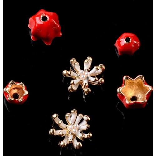 Red Bud 3D Flower Accessories for Women Jewelry Decorations 10pcs Chrysanthemun Embellishments for Scrapbooking Flatback