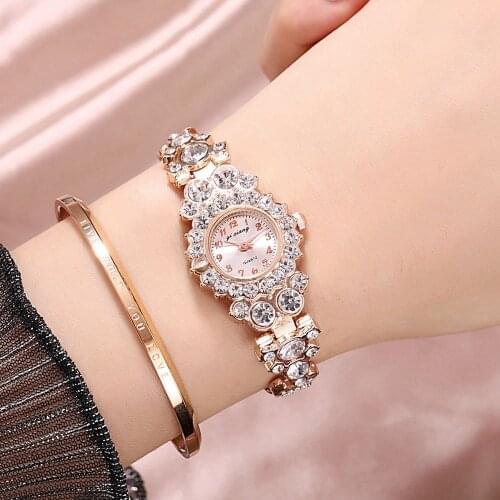 New color diamond luxury full diamond steel chain watch female shopee fashion temperament small dial alloy bracelet watch