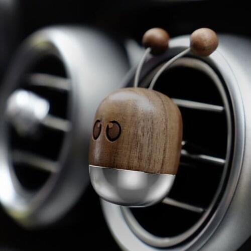 Little Bee Walnut Robot Car Air Vent Perfume Solid Fragrance Clip Air Freshener Auto Aromatherapy Scent Decoration Accessories