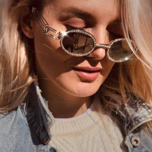 2019 Retro Rhinestone Oval Sunglasses Women Vintage Steampunk Sun glasses Men Clear lens Crystal Luxury Sunglasses Female Oculos