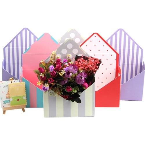 Envelope Flower Boxes Bouquet Gift Box Hand Holds Folding Floral Bouquet Paper Box Romantic Wedding Flower Paper Holder Decor