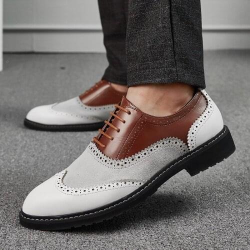 2020 new fashion mens trend pointed toe casual flats men wedding shoes male japanned leather shoes black white brogue formal