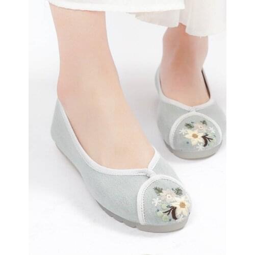 Women fashion2021 comfortable on flat shoes lady cute red embroidery flat sandal shoes lady cool shoes