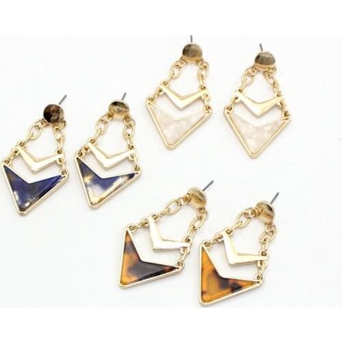 2017 New threen colors resin personality earrings triangle arrowhead drop earrings