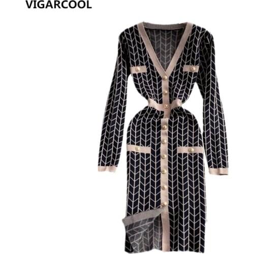 Ladies small incense style temperament V-neck Dress Female 2021 autumn new Korean mid-length split plaid knitted Dress Women