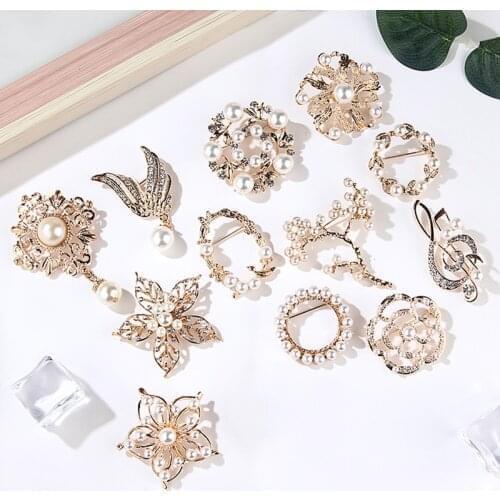 Fashion Crystals Brooch For Women Girls Rhinestone Vintage Imitation Pearl Flower Metal Pins Wedding Party Jewelry Accessories