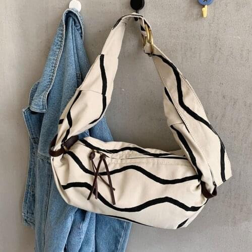 Fashion Casual Canvas Ladies Messenger Shoulder Bag 2021 New Lightweight and Large Capacity Korean Style Messenger Chest Bag