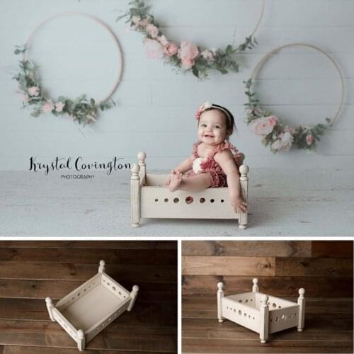 Liantu Newborn Photography Props Boy Girl Vintage Wood Round Hole Bed Props for Photography Studio Photo Bebe Accessories Basket