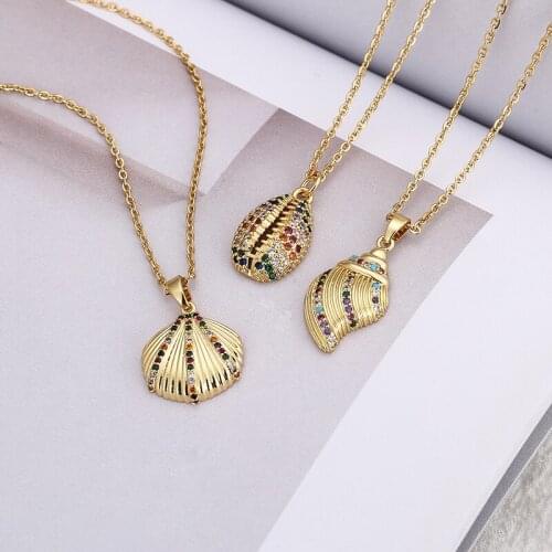 Daihe Exquisite Sea Shells Pendant Necklace Women Colorful Crystal 3A Zirconia Copper LOVE Necklaces Women Gift Jewelry 2021 New