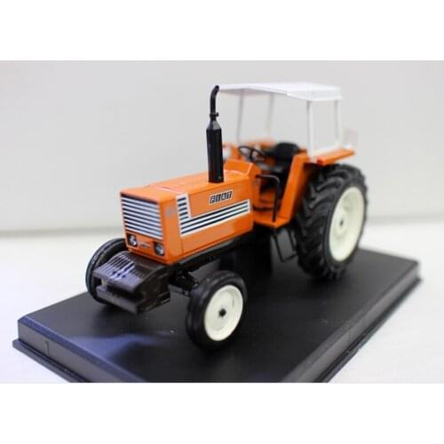 Diecast 1/32 Alloy Agricultural Vehicle T5 Tractor Model Static Decoration Collection Show Boy Toy Gift Military Vehicle