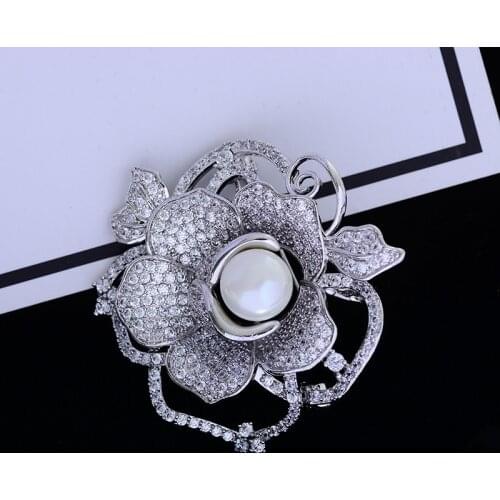 New Romantic Corsage Fashion Women Cubic Zircon Rose Brooch Sweater Coat Accessories Beautiful Pearl Brooches Pins broches mujer