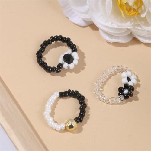 3 Pcs/Set Fashion Ladies White Black Glass Beads Beaded Yin & Yang Weave Flower Handmade Rings Set For Women Party Jewelry Gift