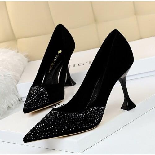 Luxury Women Bling Rhinestone High Heels Suede Pumps Pointed Sexy Pink Heels Designer Pumps Female Shoes Ladies Wedding Shoes