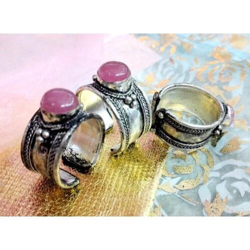 1 Piece Excellent Old Tibet Silver Pink Crystal Pretty Ring Buddhism Nepal Ring Adjustable charm Party Unisex Gift
