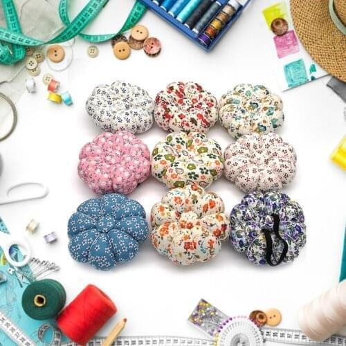Lovely Pumpkin Shaped Needle Pin Cushion Pincushion Elastic Wrist Strap Band Stitch Needlework Mat for DIY Craft Supplies Sewing