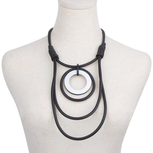 YD&YDBZ Multilayer Rubber Jewelry Necklaces For Women Punk Style Red Metal Circle Pendant Necklace Ethnic Dress Sweater Chain