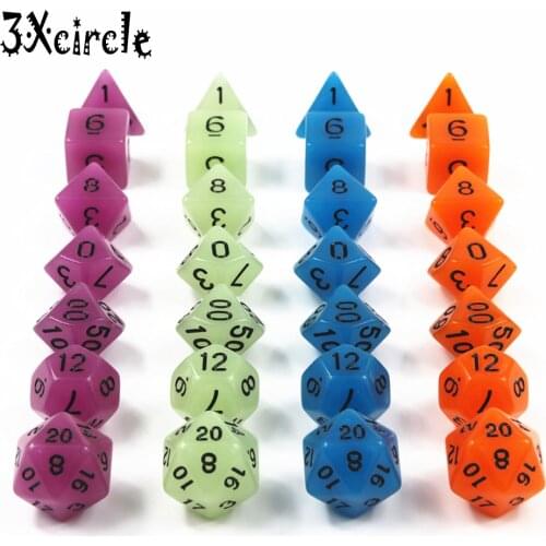 Glowing in the dark Top Quality 7pcs Glow Dice Set 4 color Juegos De Mesa Dados Dnd Rpg Dices for game as gift