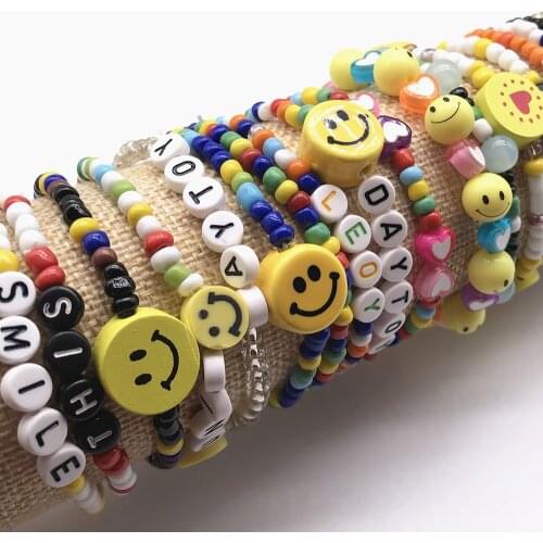 HUANZHI 2021 New Harajuku Smiley Peach Heart Letter Acrylic Elastic Colorful Bead Bracelet for Women Man Couple Accessories