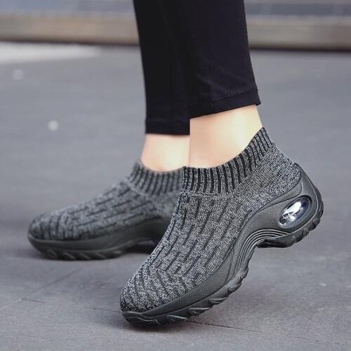 Outdoor Women Sneakers Breathable Mesh Women Tennis Shoes Height-increasing Slip-on Female Sock Footwear Thick Bottom Platforms