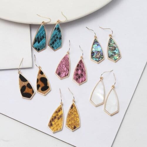 Leopard Print Leather Abalone Shell Fastened Kite Arrow Drop Earrings for Women Fashion Brand Jewelry