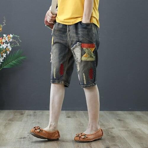2021 New Denim Knee-Length Pants Womens Summer Loose Plus Size Embroidery Straight Pant Elastic Waist Retro Jeans Shorts Female