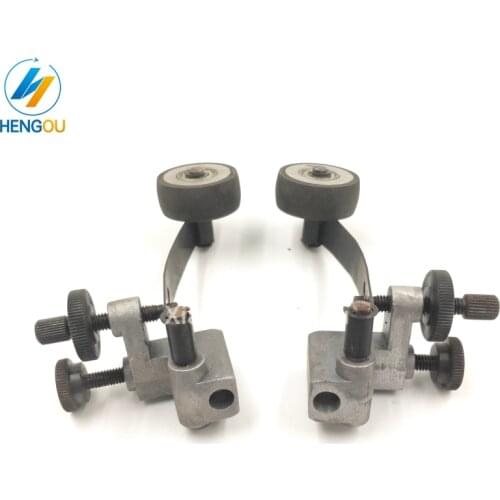 1 Pair 2 Pair Free Shipping Mounting holes 8 mm rubber wheel Pressure wheel Feed Wheel assembly Komori printing machine parts