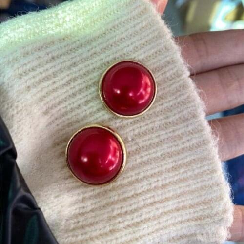 Retro Fashion Contracted Earrings Geometric Trend Beautiful Ladies Earrings Imitation pearls Women Stud Earrings Joker Metal